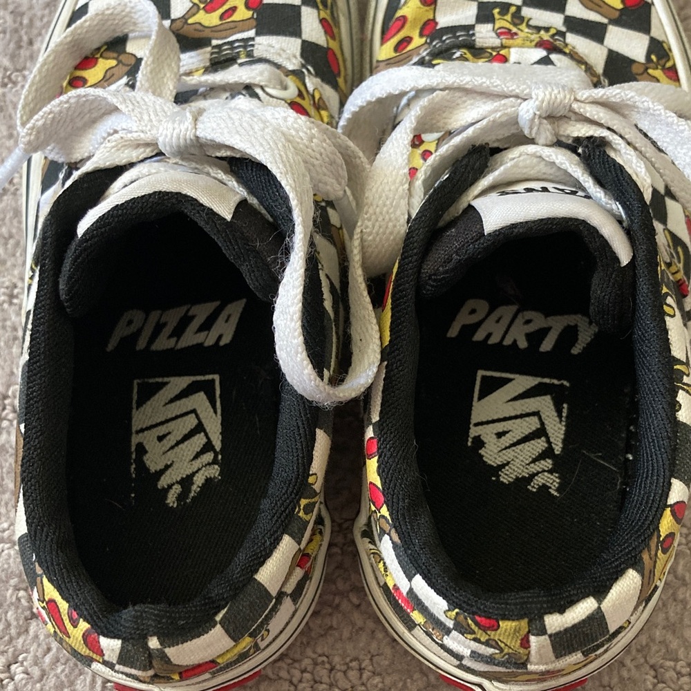 VANS Pizza Party checkerboard lace-up sneakers, Sz 11. - Picture 6 of 8